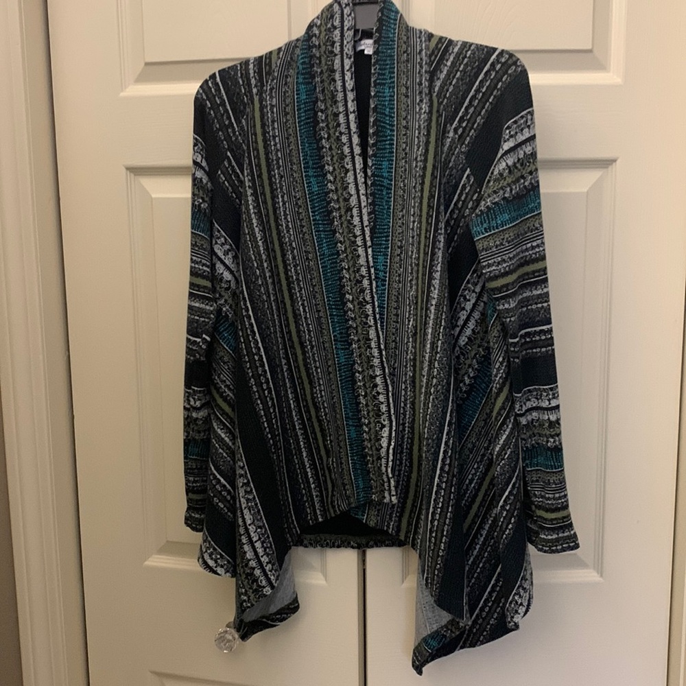 Splendid wrap top SZ LG multi color lightweight material
